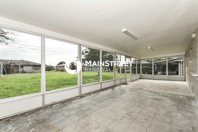 Building Photo - 3 Bedroom Pet-Friendly Home in Cape Coral,...