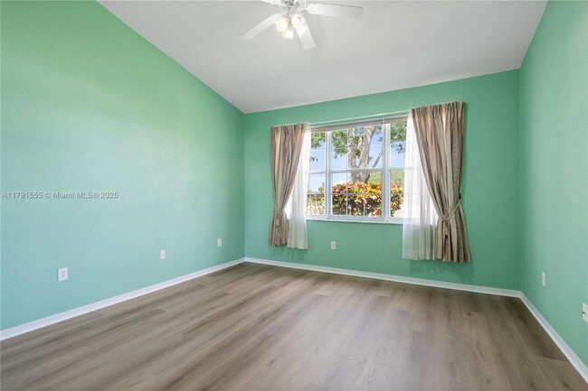 Building Photo - 2561 E Aragon Blvd