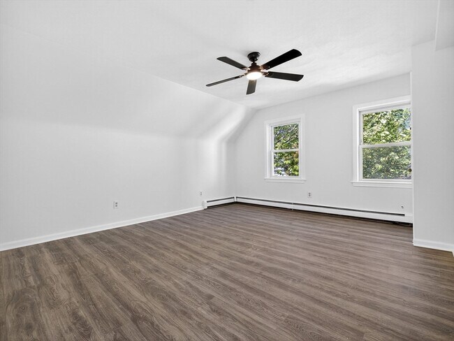 Building Photo - 469 Medford St