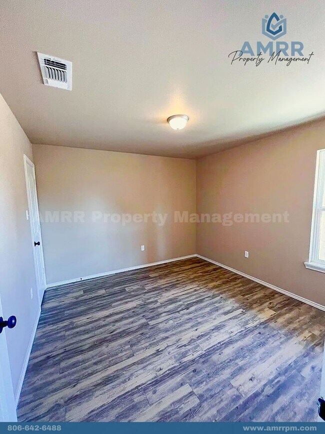 Building Photo - 7401 5th St