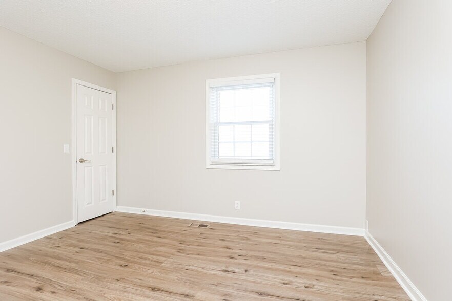 Building Photo - 111 Dorchester Ct
