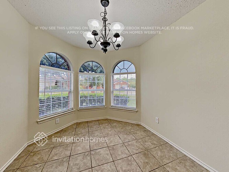 Building Photo - 1001 Ridgecrest Dr