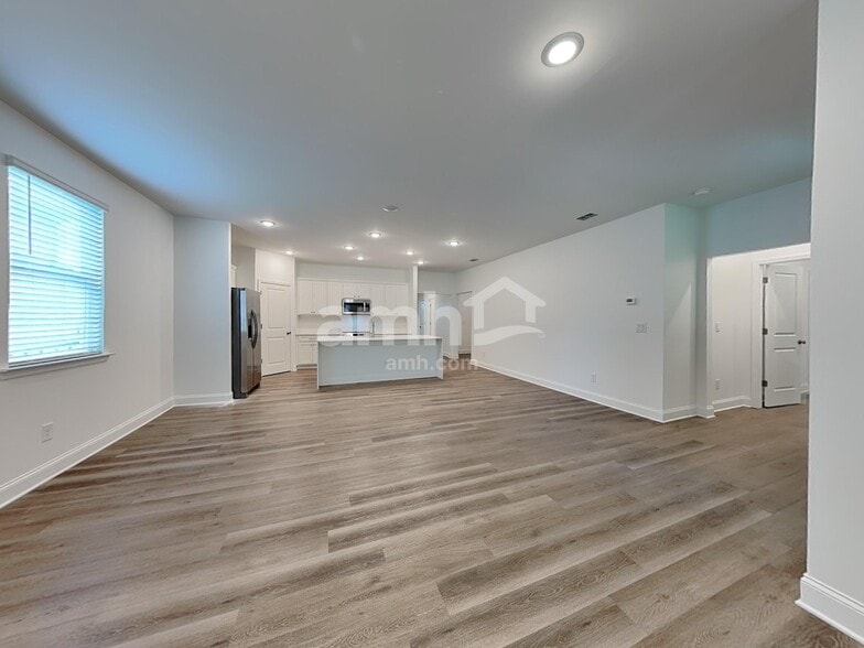 Building Photo - 1675 Soapstone Rd