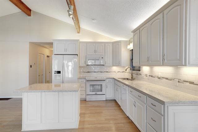 Building Photo - 11090 Lakeside Dr