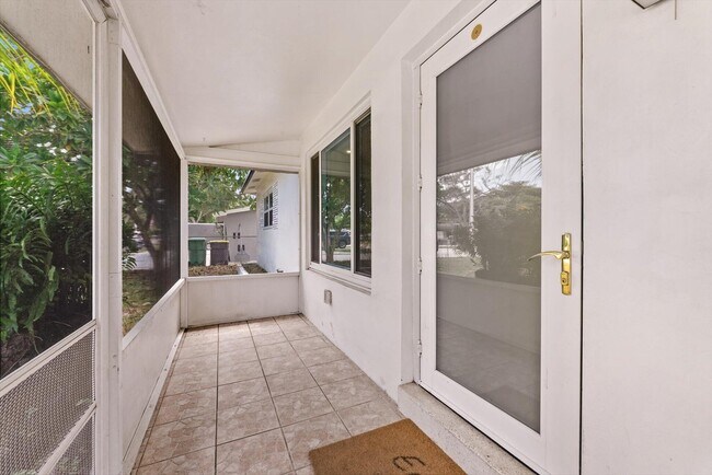 Building Photo - 4641 SW 25th Terrace