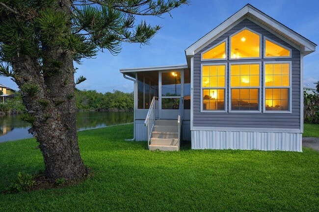 Building Photo - 200 S Banana River Dr