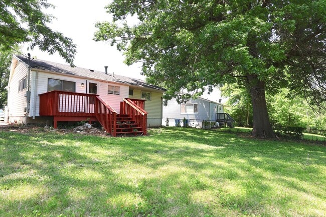 Building Photo - Beautifully Renovated 3BR Ranch with HUGE Backyard & Modern Updates