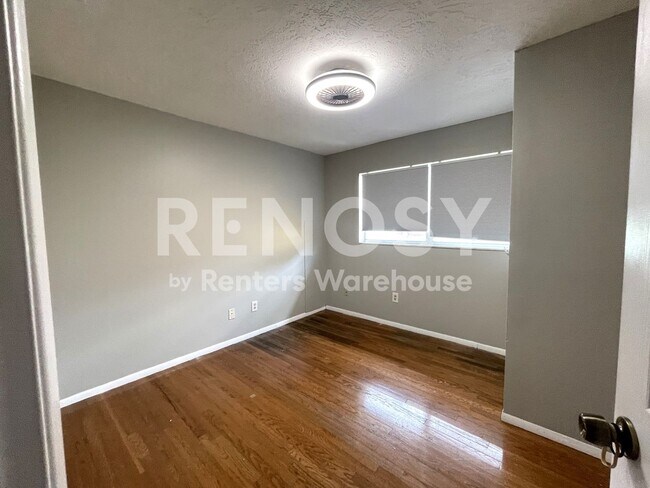 Building Photo - Largo - 4 Bed/2 Bath Single Family Home with Fenced Yard