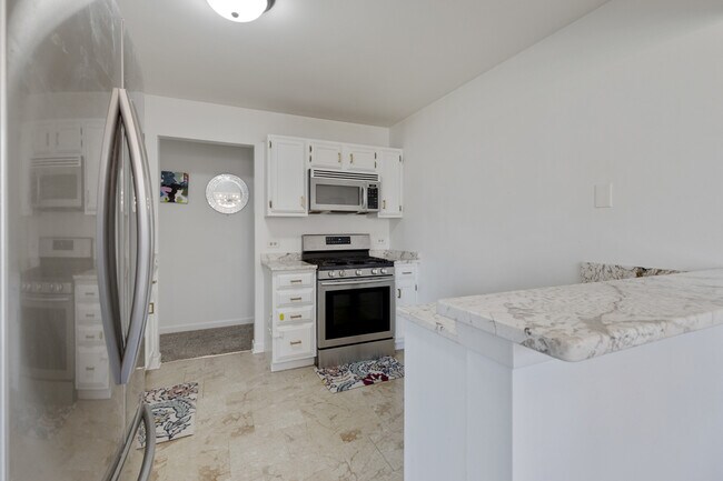 Building Photo - 204 Dublin Ln