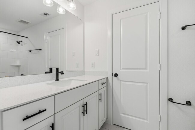 Building Photo - 17043 Luminous Ln