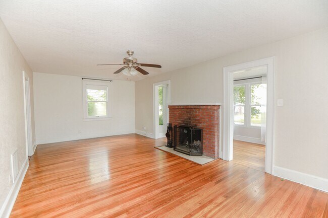 Building Photo - Stunning home rental in Portsmouth!