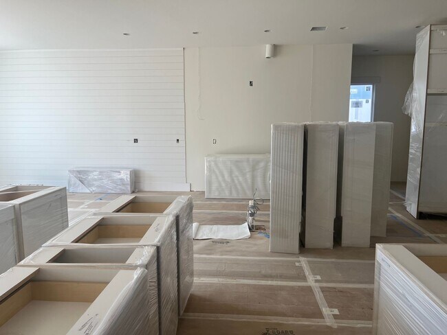 Building Photo - Gorgeous 6 bedroom with pool