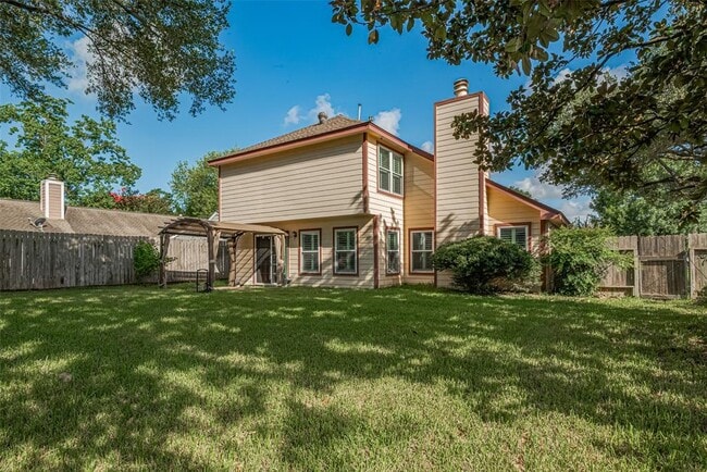Building Photo - 15803 Locust Grove Dr