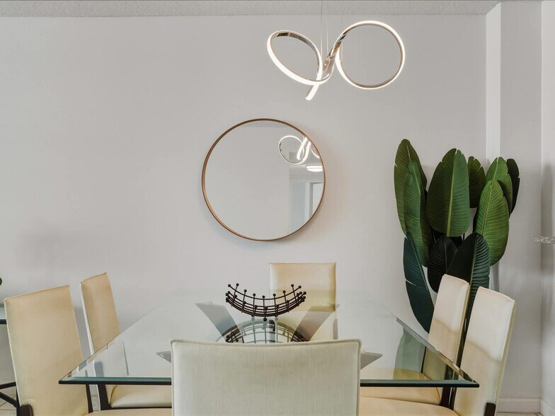 Building Photo - 3725 S Ocean Dr