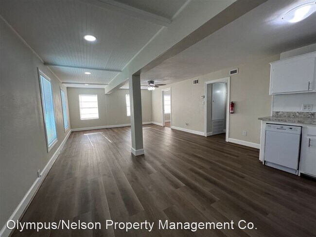 Building Photo - 414 Murex St
