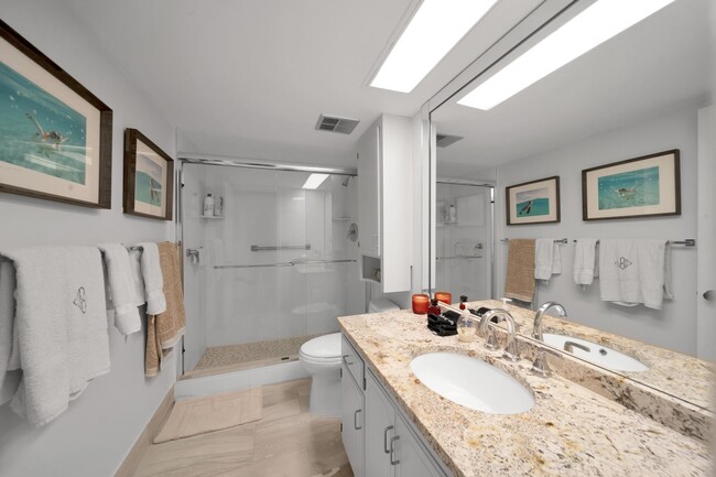 Building Photo - 2066 N Ocean Blvd