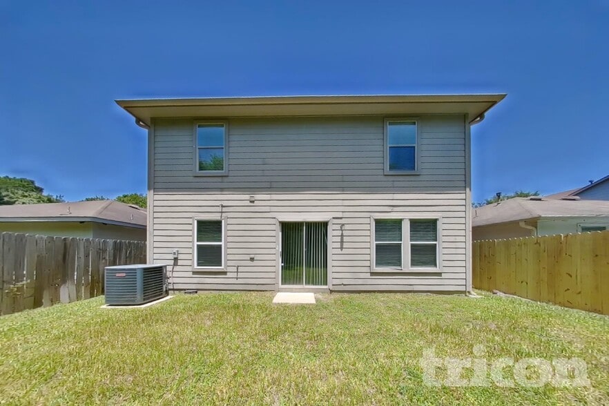 Building Photo - 12402 Grossmount Dr