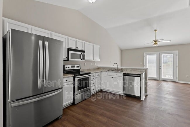 Building Photo - 412 John Sutherland Dr