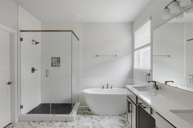 Building Photo - 8512 Dongan Dr