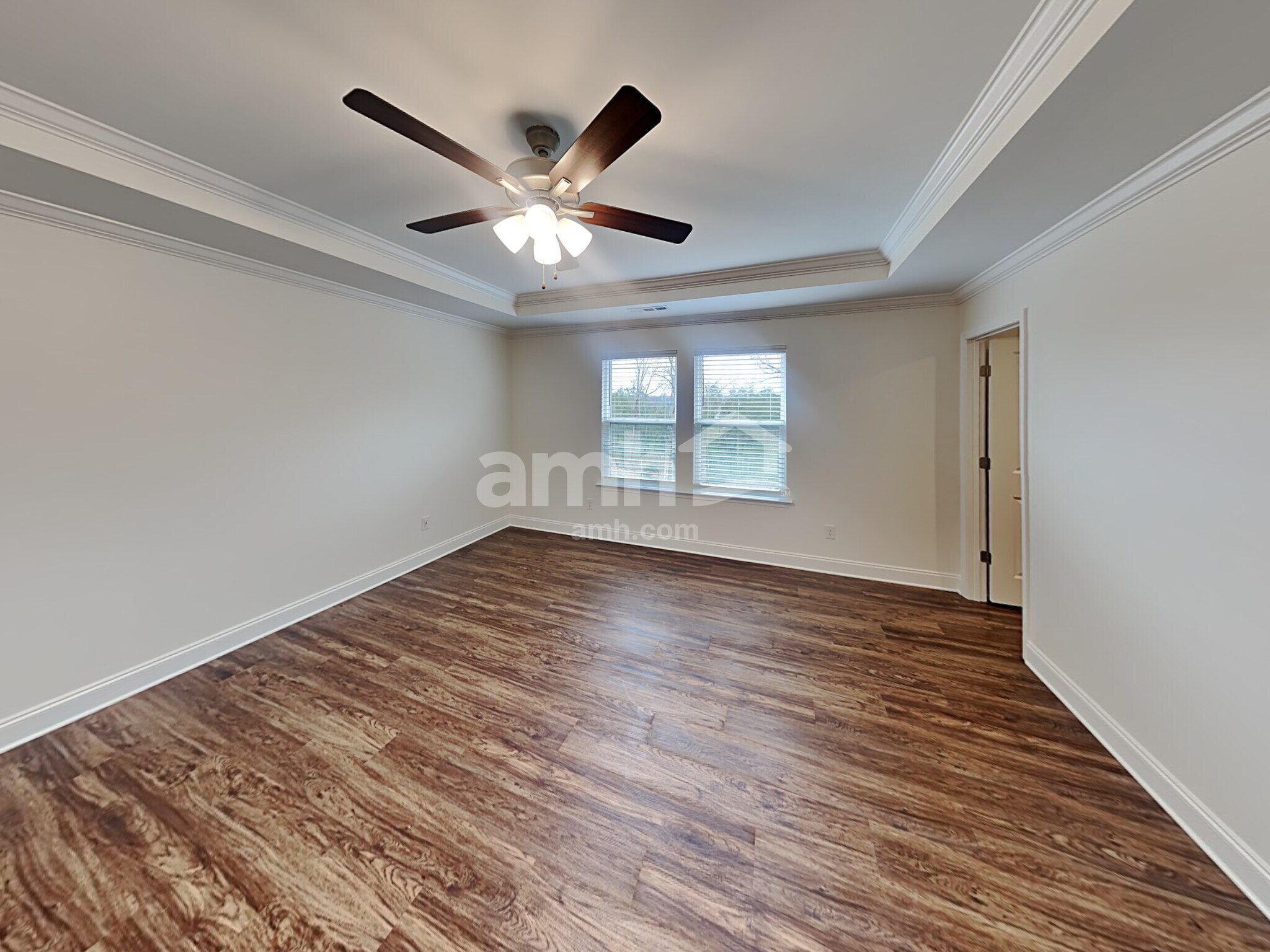 Building Photo - 1353 Lomond Dr