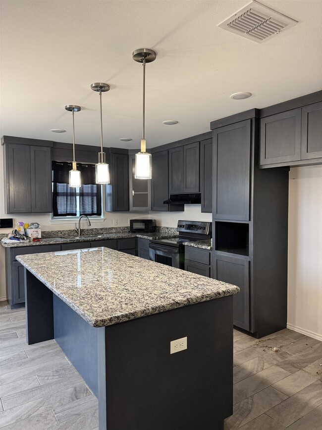 Building Photo - 3606 Octavia Dr