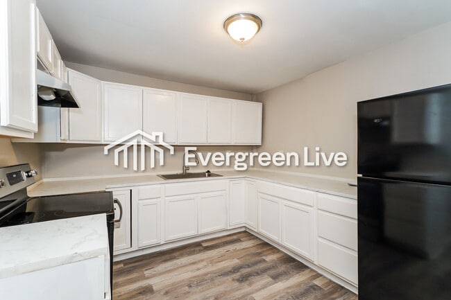 Building Photo - 2805 Walker St