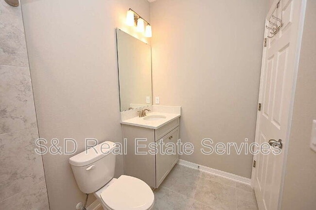 Building Photo - 5507 Freesia Dr