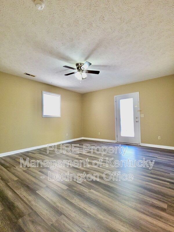 Building Photo - 1322 Lancaster Rd