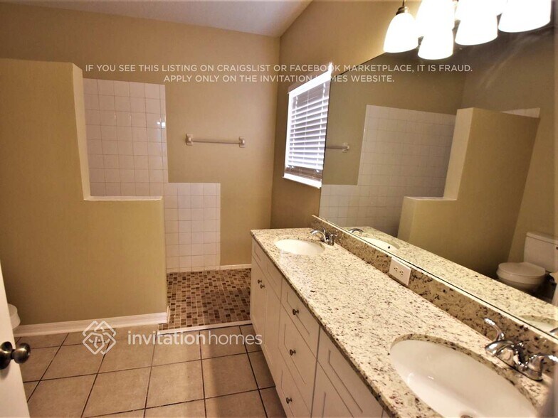 Building Photo - 751 Home Grove Dr