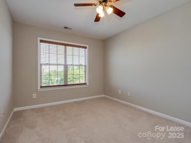 Building Photo - 14930 Ballantyne Village Way