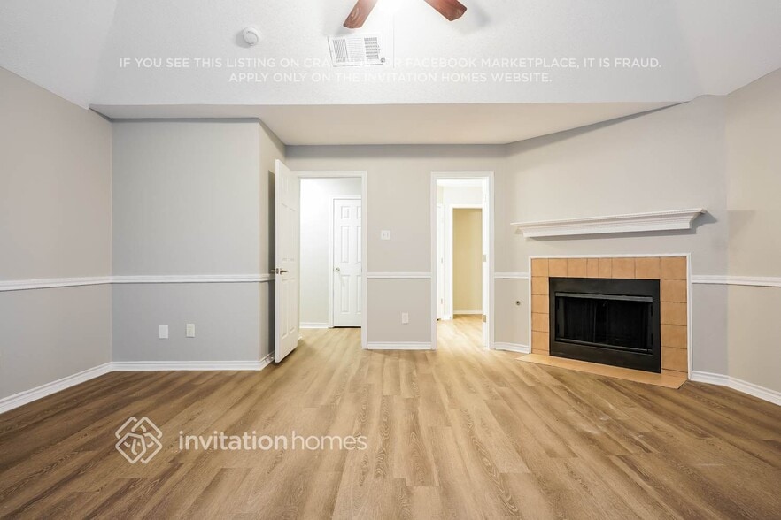 Building Photo - 1633 Summers Dr