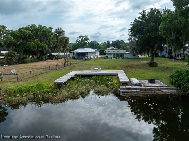 Building Photo - 102 Squirrel Point
