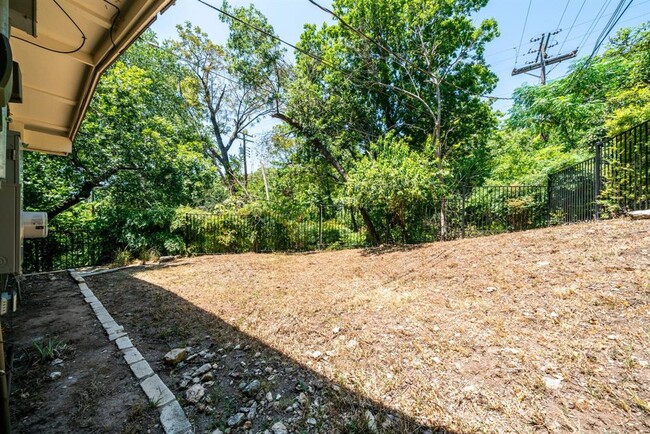 Building Photo - 3514 Hillbrook Dr