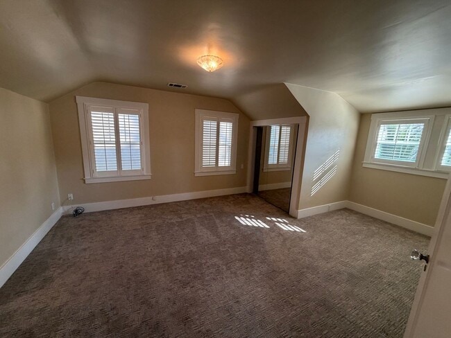 Building Photo - East Sacramento Home | 3 bedroom / 2 bathroom |1 bedroom 1 bath ADU | Available Now!