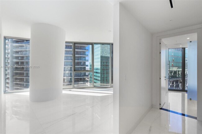 Building Photo - 300 Biscayne Blvd Way