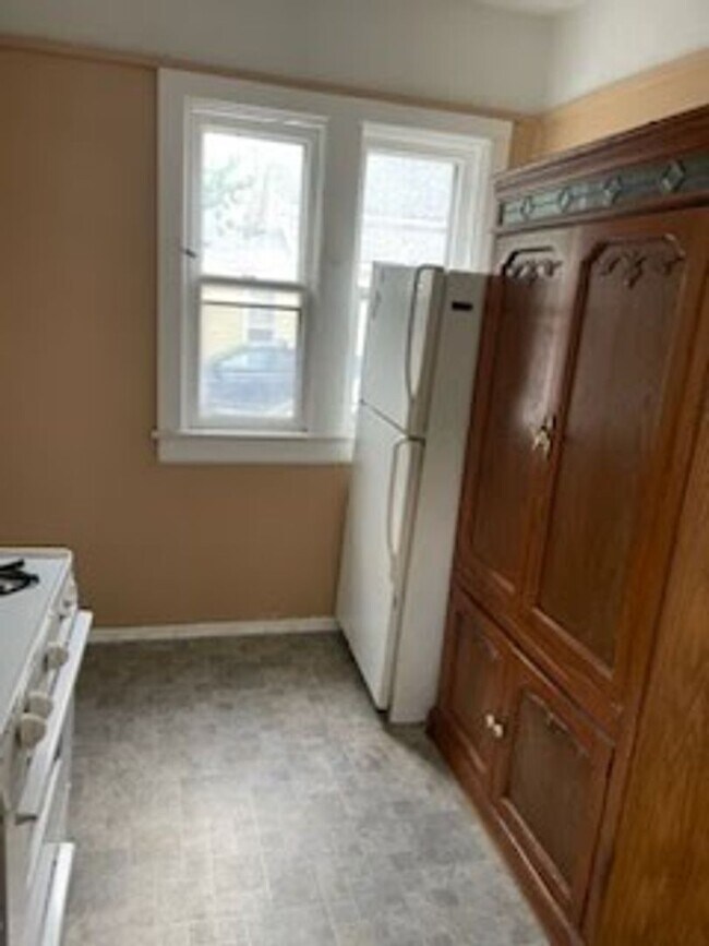 Building Photo - 1041 Cassopolis St