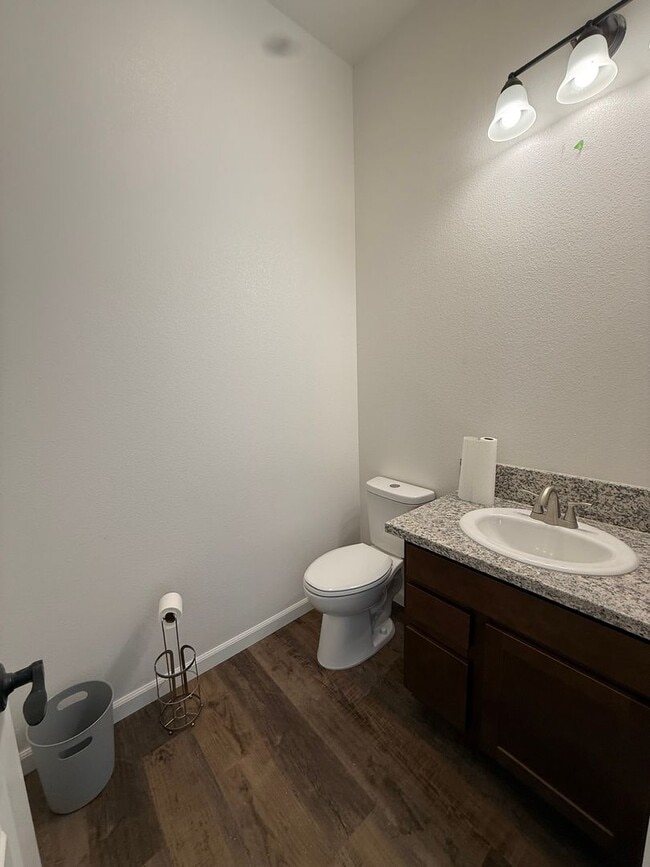 Building Photo - Fully Furnished