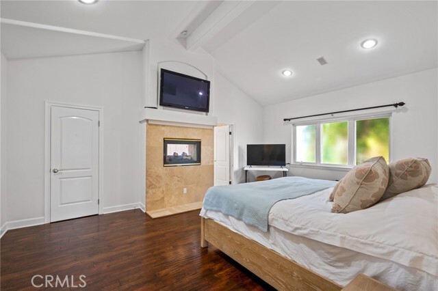 Building Photo - 3210 N Ardmore Ave