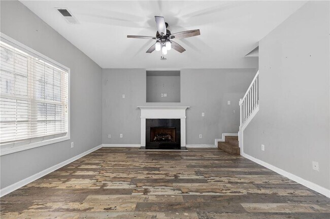 Building Photo - 1136 Mason Lee Ave SE