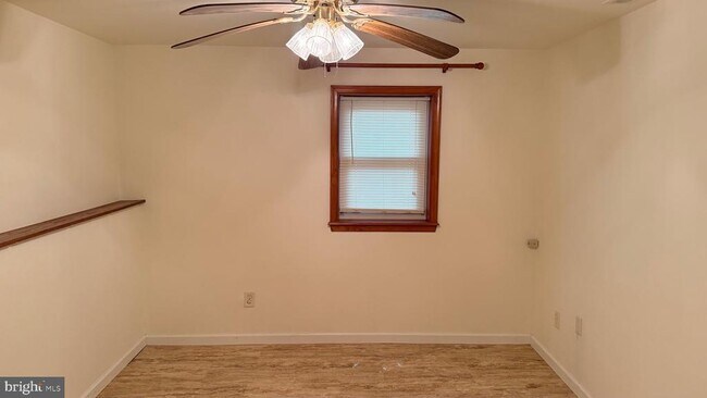 Building Photo - 3869 Midstate Rd