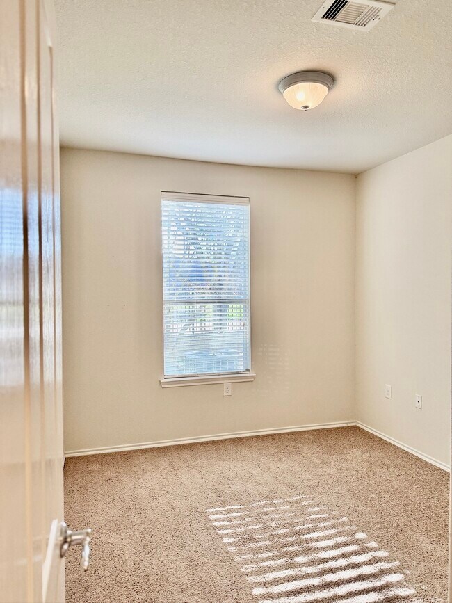 Building Photo - 13600 Breton Ridge St