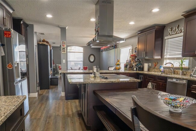 Building Photo - 1038 Singleton Cir