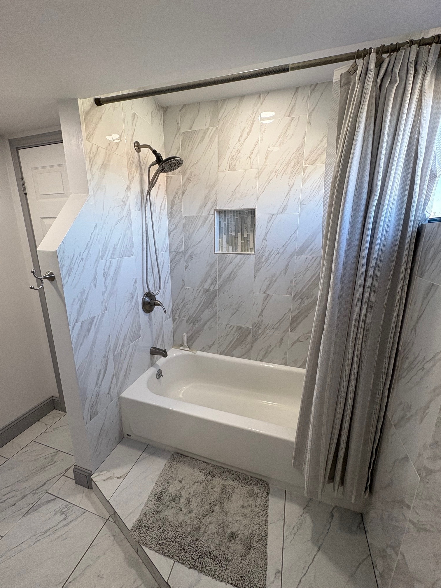 Building Photo - 105 Braun St