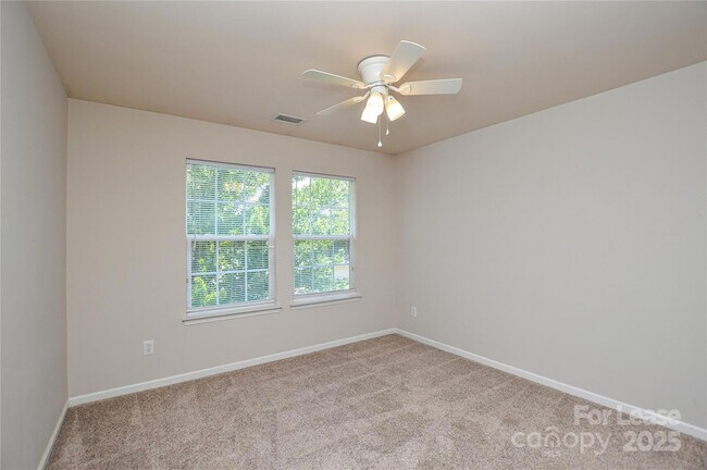 Building Photo - 1008 Millbank Dr