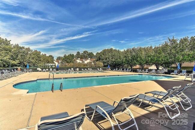 Building Photo - 17109 Red Feather Dr