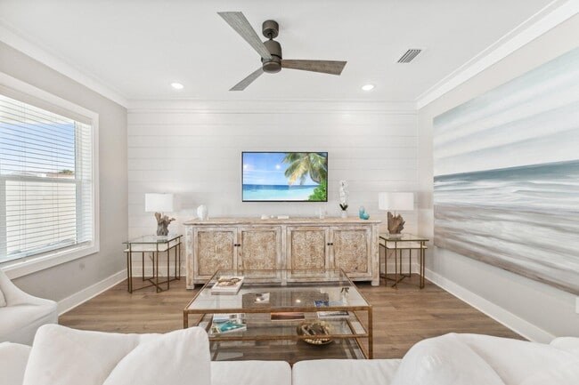 Building Photo - 712 Landing Cir