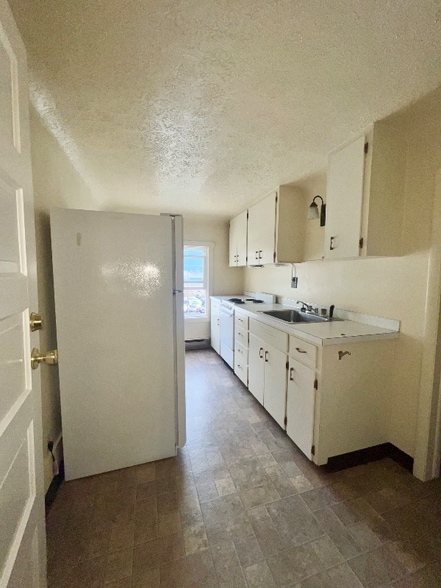 Building Photo - 411 W Alder St