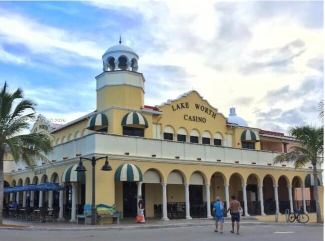 Building Photo - 605 S J St