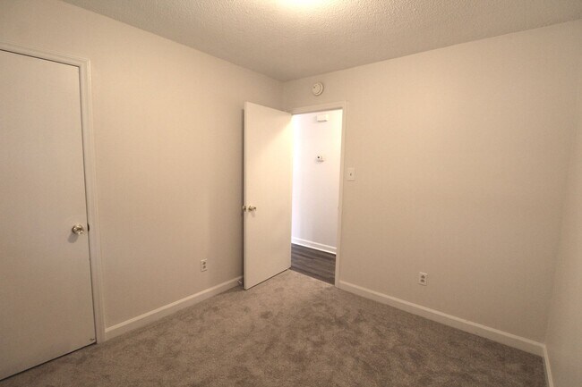 Building Photo - 3 Bedroom home with a Full Basement in Indian Trail!