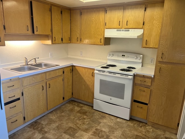 Primary Photo - 210 S Dawes St